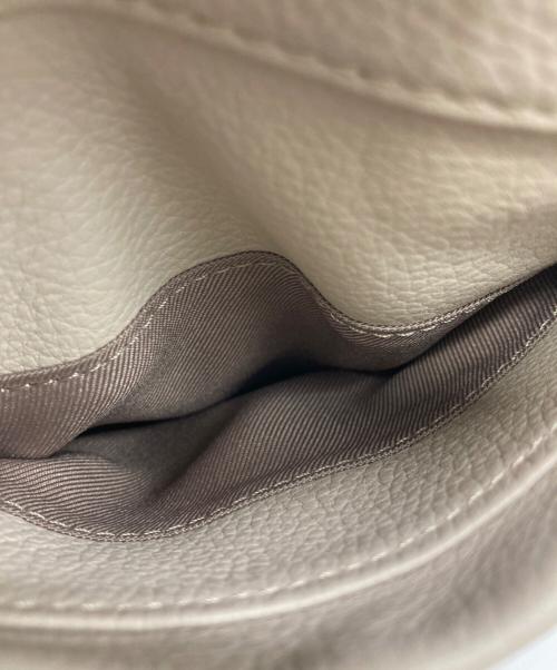 ear PAPILLONNER（イアパピヨネ）ear PAPILLONNER (イアパピヨネ) レザーフラップ2WAYバッグ Sサイズ ベージュの古着・服飾アイテム