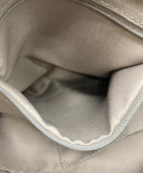 ear PAPILLONNER（イアパピヨネ）ear PAPILLONNER (イアパピヨネ) レザーフラップ2WAYバッグ Sサイズ ベージュの古着・服飾アイテム