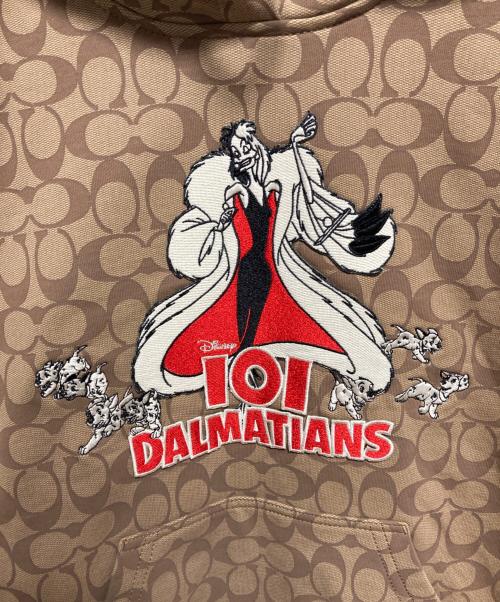 COACH（コーチ）COACH (コーチ) Disney (ディズニー) シグネチャー 101 ダルメシアン フーディー N/A ベージュ サイズ:Mの古着・服飾アイテム