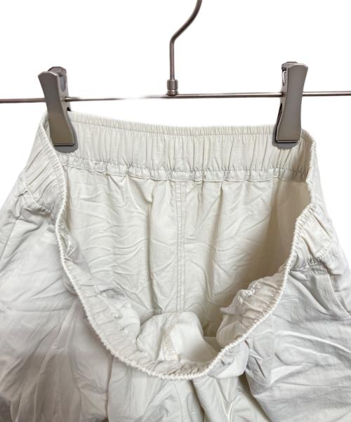 JOURNAL STANDARD relume（ジャーナルスタンダード レリューム）JOURNAL STANDARD relume (ジャーナルスタンダード レリューム) 撥水 / UVカット / 接触冷感 / ナイロンギャザーパンツ ベージュ サイズ:36の古着・服飾アイテム