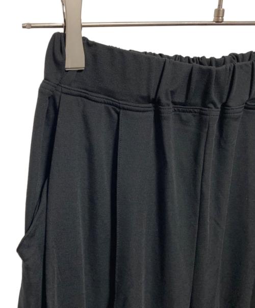 FLORENT（フローレント）FLORENT (フローレント) ストレッチ タック ワイドパンツ ブラック サイズ:32 未使用品の古着・服飾アイテム