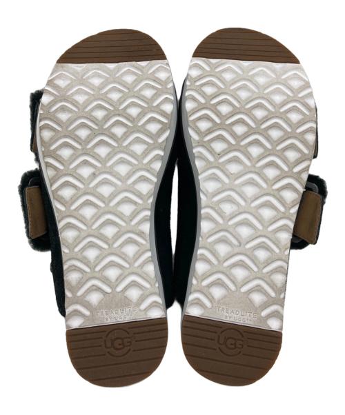 UGG（アグ）UGG (アグ) フラッフ インディオ サンダル ブラック サイズ:22.5の古着・服飾アイテム