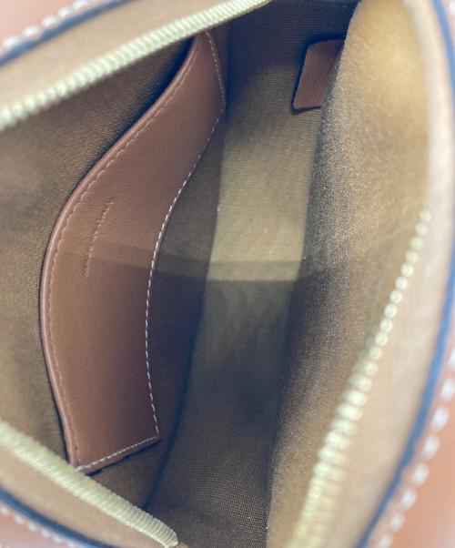 CELINE（セリーヌ）CELINE (セリーヌ) トリオンフラウンドパース ベージュ×ホワイトの古着・服飾アイテム