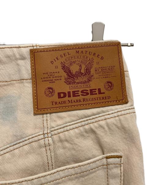 DIESEL（ディーゼル）DIESEL (ディーゼル) ヴィンテージ加工デニムパンツ アイボリー サイズ:SIZE W25の古着・服飾アイテム