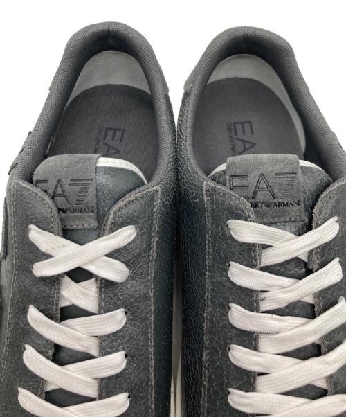 EA7（イーエーセブン）EA7 (イーエーセブン) クラック加工ローカットスニーカー グレー×カーキ サイズ:26.5cm 未使用品の古着・服飾アイテム