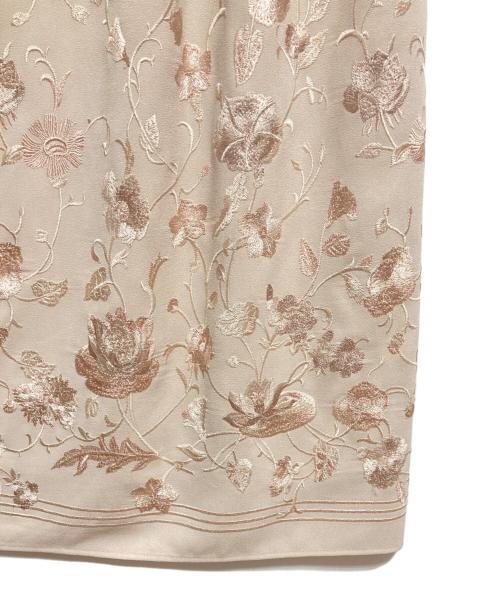 GRACE CONTINENTAL（グレースコンチネンタル）GRACE CONTINENTAL (グレースコンチネンタル) サラサフラワー刺繍ワンピース ベージュ サイズ:36の古着・服飾アイテム