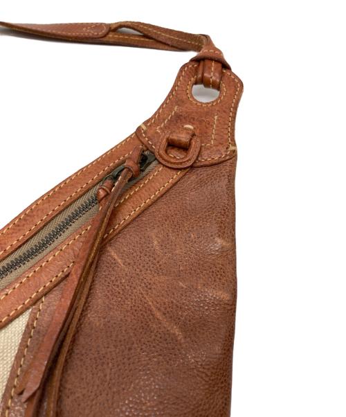 genten（ゲンテン）genten (ゲンテン) スリングバッグ アイボリー×ブラウンの古着・服飾アイテム