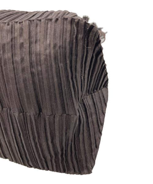 ISSEY MIYAKE（イッセイミヤケ）ISSEY MIYAKE (イッセイミヤケ) プリーツ巾着バッグ ブラウンの古着・服飾アイテム