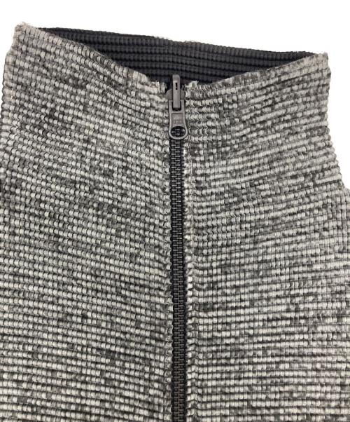 ISSEY MIYAKE me（イッセイ ミヤケ ミー）ISSEY MIYAKE me (イッセイ ミヤケ ミー) プリーツジャケット グレー サイズ:-の古着・服飾アイテム
