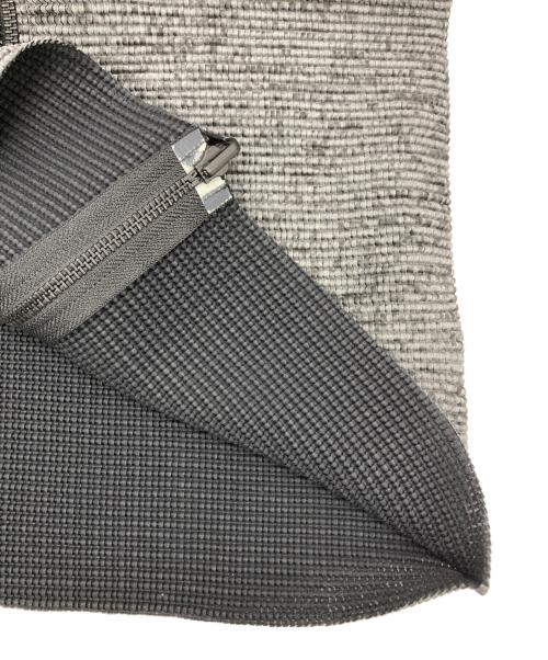 ISSEY MIYAKE me（イッセイ ミヤケ ミー）ISSEY MIYAKE me (イッセイ ミヤケ ミー) プリーツジャケット グレー サイズ:-の古着・服飾アイテム