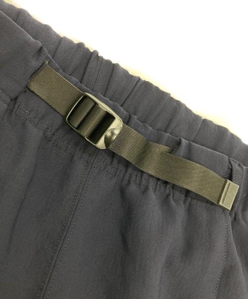 UNITED ARROWS & SONS by DAISUKE OBANA（ユナイテッドアローズ＆サンズ バイ ダイスケ オバナ）UNITED ARROWS & SONS by DAISUKE OBANA (ユナイテッドアローズ＆サンズ バイ ダイスケ オバナ) BELT CR1P PANTS ネイビー サイズ:XLの古着・服飾アイテム