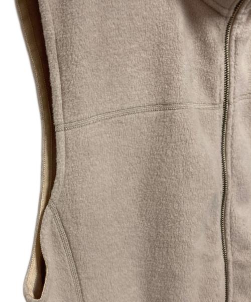 PROTAGONIST（プロタゴニスト）PROTAGONIST (プロタゴニスト) FRAMeWORK (フレームワーク) 別注エコフリースベスト ベージュ サイズ:FREEの古着・服飾アイテム