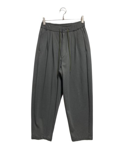 ATTACHMENT（アタッチメント）ATTACHMENT (アタッチメント) COMPRESSED PONTE JERSEY TWO PLEATS TAPERED FIT EASY パンツ オリーブ サイズ:1の古着・服飾アイテム