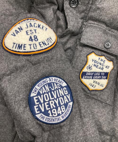 VAN（ヴァン）VAN (ヴァン) ワッペンダウンジャケット ブラック サイズ:Mの古着・服飾アイテム