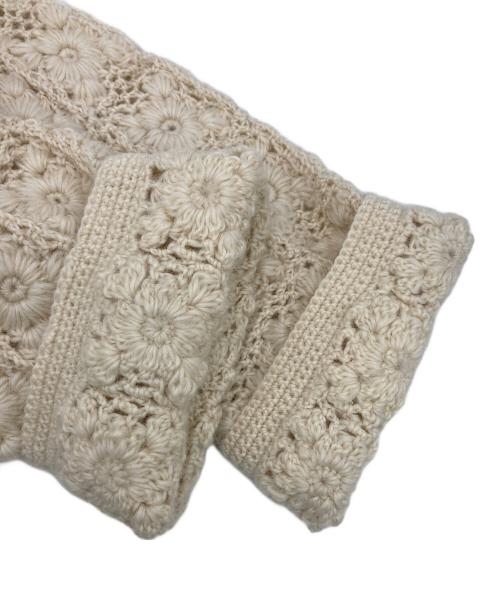 Dot and Stripes（ドットアンドストライプ）Dot and Stripes (ドットアンドストライプ) ネパールかぎ針スクエアモチーフVネックカーディガン アイボリー サイズ:FREEの古着・服飾アイテム