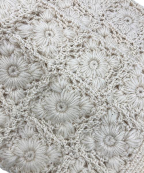 Dot and Stripes（ドットアンドストライプ）Dot and Stripes (ドットアンドストライプ) ネパールかぎ針スクエアモチーフVネックカーディガン アイボリー サイズ:FREEの古着・服飾アイテム