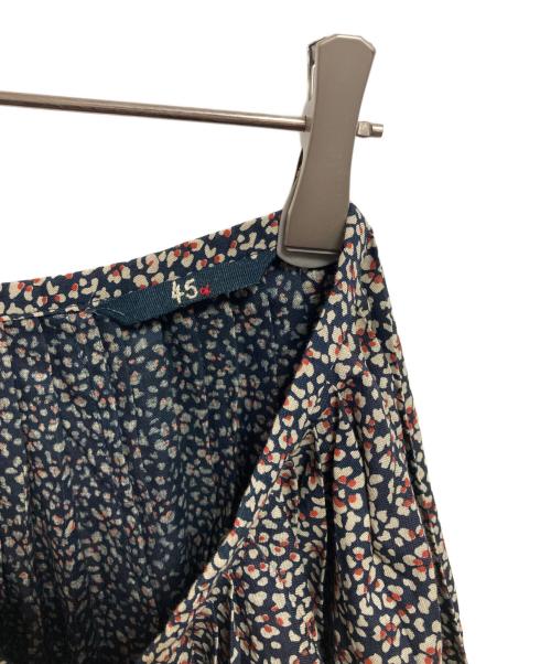 45R（フォーティファイブ・アール）45R (フォーティファイブ・アール) 小花柄ラップスカート ネイビー×ベージュ サイズ:2の古着・服飾アイテム