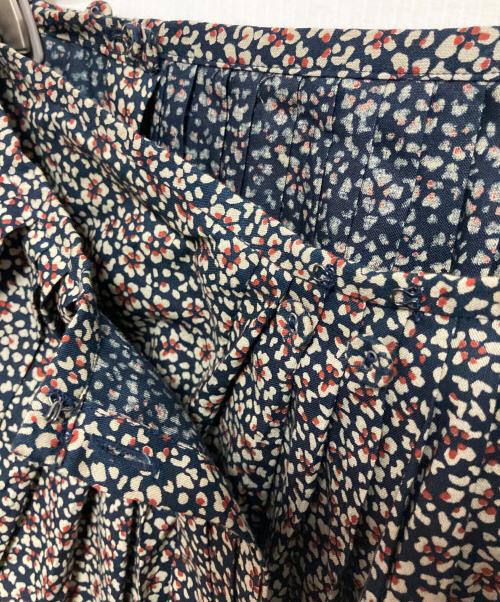 45R（フォーティファイブ・アール）45R (フォーティファイブ・アール) 小花柄ラップスカート ネイビー×ベージュ サイズ:2の古着・服飾アイテム