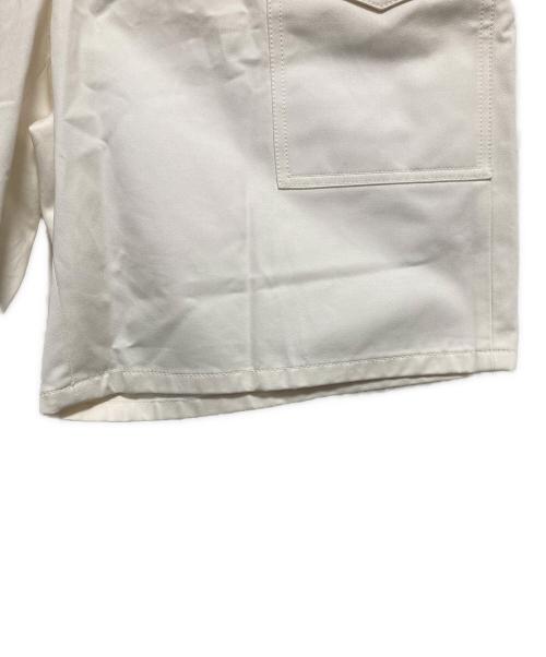 GUCCI（グッチ）GUCCI (グッチ) ロゴチャームハーフパンツ ホワイト サイズ:54の古着・服飾アイテム