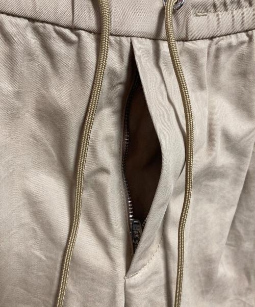 MONCLER（モンクレール）MONCLER (モンクレール) PANTALONE SPORTIVO パンツ ベージュ サイズ:50の古着・服飾アイテム