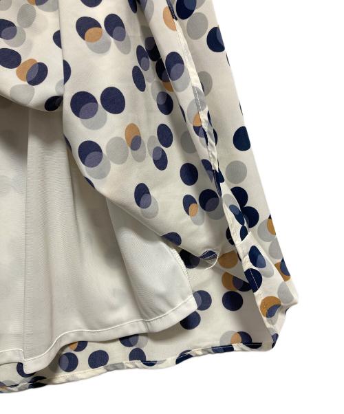 FRED PERRY（フレッドペリー）FRED PERRY (フレッドペリー) WOMEN PRINT SLEEVELESS DRESS アイボリー サイズ:10 未使用品の古着・服飾アイテム