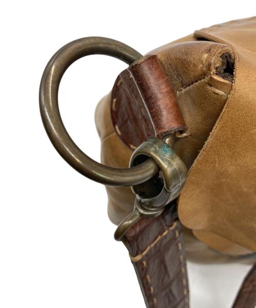 HENRY BEGUELIN（エンリーベグリン）HENRY BEGUELIN (エンリーベグリン) レザーショルダーバッグ ベージュの古着・服飾アイテム