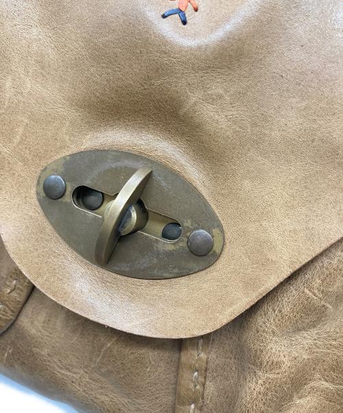 HENRY BEGUELIN（エンリーベグリン）HENRY BEGUELIN (エンリーベグリン) レザーショルダーバッグ ベージュの古着・服飾アイテム