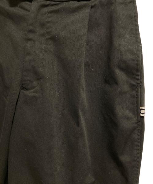 CAHLUMN（カウラム）CAHLUMN (カウラム) TC Twill 1 Tuck Pants ブラック サイズ:XLの古着・服飾アイテム