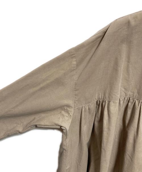 Yarmo（ヤーモ）Yarmo (ヤーモ) New Gather Shirts ベージュ サイズ:FREEの古着・服飾アイテム