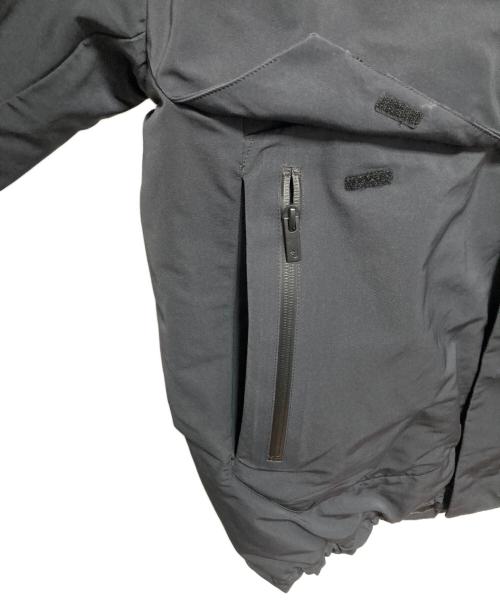 +J（プラスジェイ）+J (プラスジェイ) ハイブリッドダウンオーバーサイズパーカ グレー サイズ:XLの古着・服飾アイテム