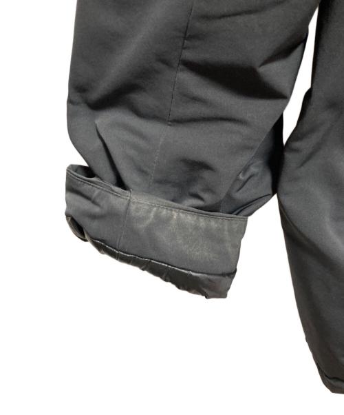 +J（プラスジェイ）+J (プラスジェイ) ハイブリッドダウンオーバーサイズパーカ グレー サイズ:XLの古着・服飾アイテム