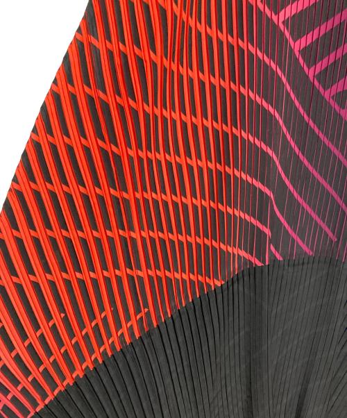 ISSEY MIYAKE（イッセイミヤケ）ISSEY MIYAKE (イッセイミヤケ) 総柄グラデーションノースリーブワンピース ブラック サイズ:3の古着・服飾アイテム