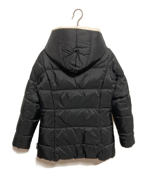 WEEKEND Max Mara（ウィークエンド マックスマーラ）WEEKEND Max Mara (ウィークエンド マックスマーラ) リバーシブルダウンジャケット ブラック×ホワイト サイズ:38の古着・服飾アイテム