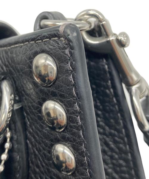 COACH（コーチ）COACH (コーチ) ノースサウススタッズ 2WAYショルダーバッグ ブラックの古着・服飾アイテム