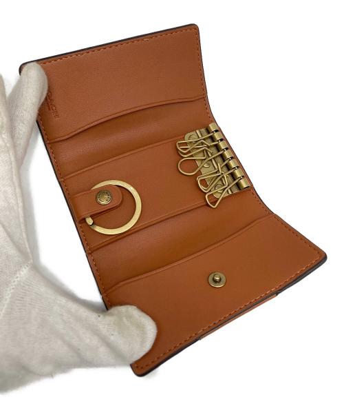 COACH（コーチ）COACH (コーチ) エッセンシャル 6 リング キー ケース・ホース アンド キャリッジ プリント ブラウンの古着・服飾アイテム