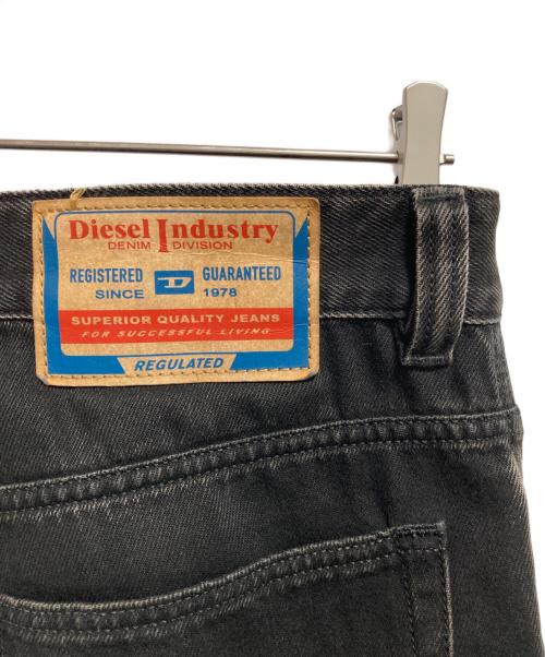 DIESEL（ディーゼル）DIESEL (ディーゼル) 2001 D-MACRO ブラック サイズ:SIZE 28の古着・服飾アイテム