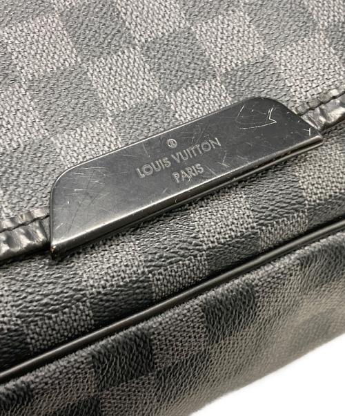 LOUIS VUITTON（ルイ ヴィトン）LOUIS VUITTON (ルイ ヴィトン) ダミエ・グラフィット  ダニエルMM メセンジャーバッグ  ブラックの古着・服飾アイテム