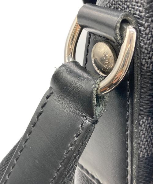 LOUIS VUITTON（ルイ ヴィトン）LOUIS VUITTON (ルイ ヴィトン) ダミエ・グラフィット  ダニエルMM メセンジャーバッグ  ブラックの古着・服飾アイテム