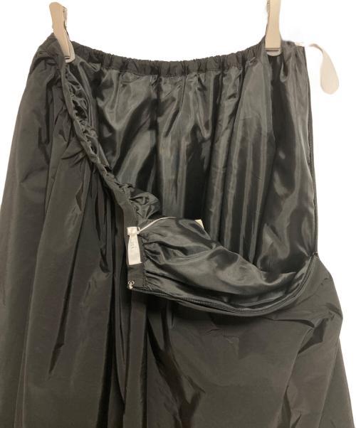 YAECA（ヤエカ）YAECA (ヤエカ) ボリュームタフタスカート ブラック サイズ:38 未使用品の古着・服飾アイテム