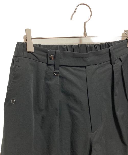 URBAN RESEARCH（アーバンリサーチ）URBAN RESEARCH (アーバンリサーチ) WIDE DAD SUPER WIDE PANTS ブラック サイズ:2の古着・服飾アイテム