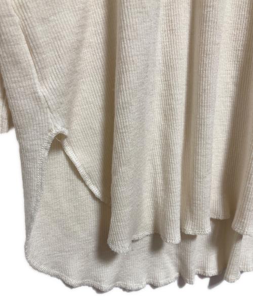 SACRA（サクラ）SACRA (サクラ) EX.FINE MERINO RIB JSY TOP アイボリー サイズ:38の古着・服飾アイテム