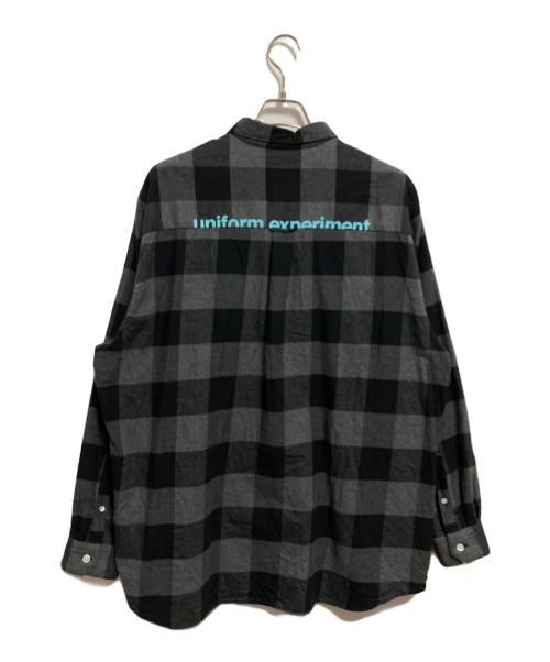 uniform experiment（ユニフォームエクスペリメント）uniform experiment (ユニフォームエクスペリメント) BAGGY LOGO REGULAR COLLAR FLANNEL BLOCKCHECK SHIRT グレー サイズ:3の古着・服飾アイテム