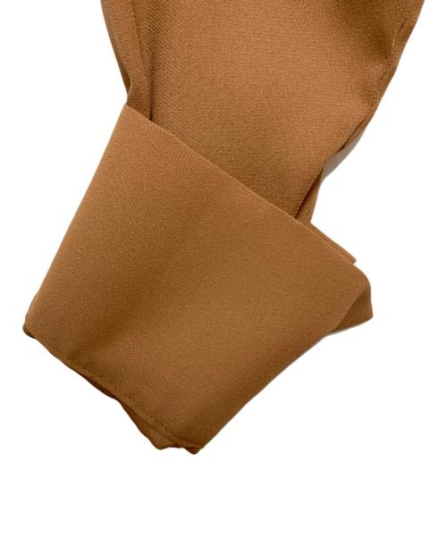 BEIGE（ベイジ）BEIGE (ベイジ) MAKALU フリルブラウス ベージュ サイズ:4の古着・服飾アイテム