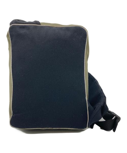 MIU MIU（ミュウミュウ）MIU MIU (ミュウミュウ) クロスボディバッグ グレー×グリーンの古着・服飾アイテム