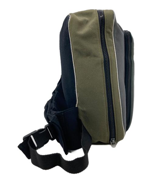 MIU MIU（ミュウミュウ）MIU MIU (ミュウミュウ) クロスボディバッグ グレー×グリーンの古着・服飾アイテム