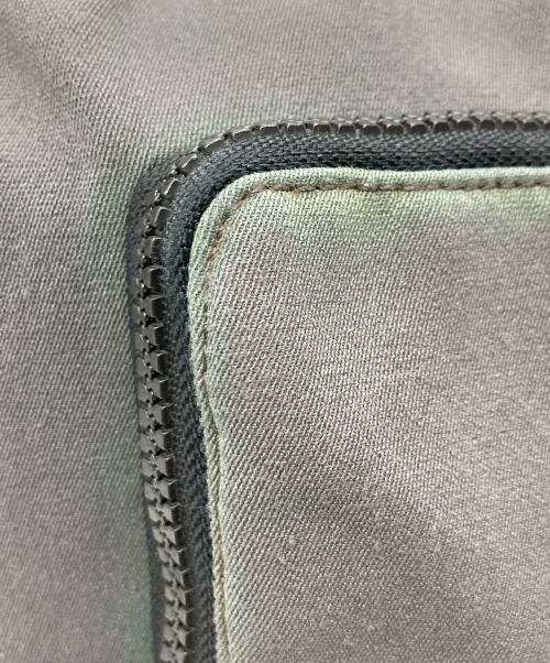 MIU MIU（ミュウミュウ）MIU MIU (ミュウミュウ) クロスボディバッグ グレー×グリーンの古着・服飾アイテム