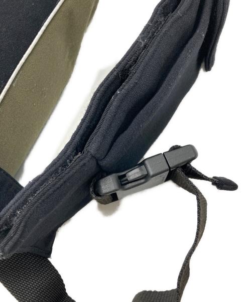 MIU MIU（ミュウミュウ）MIU MIU (ミュウミュウ) クロスボディバッグ グレー×グリーンの古着・服飾アイテム