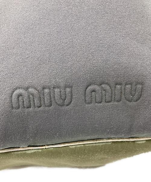 MIU MIU（ミュウミュウ）MIU MIU (ミュウミュウ) クロスボディバッグ グレー×グリーンの古着・服飾アイテム
