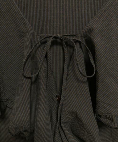 Uhr（ウーア）Uhr (ウーア) Ruffle Frill Shirt ブラウン サイズ:FREEの古着・服飾アイテム