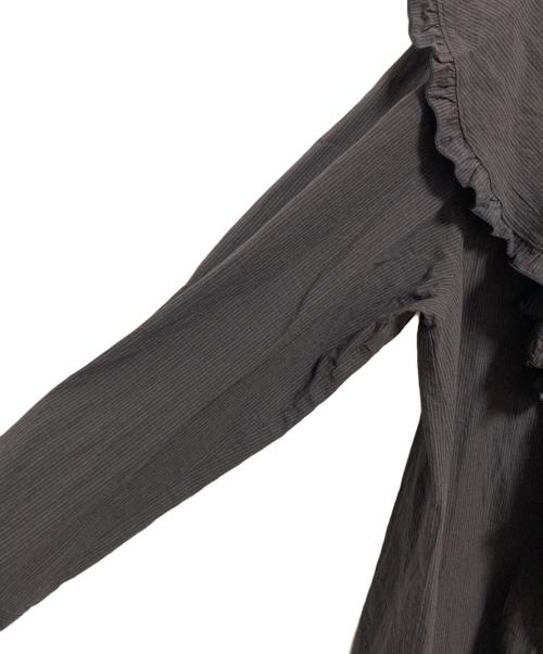 Uhr（ウーア）Uhr (ウーア) Ruffle Frill Shirt ブラウン サイズ:FREEの古着・服飾アイテム